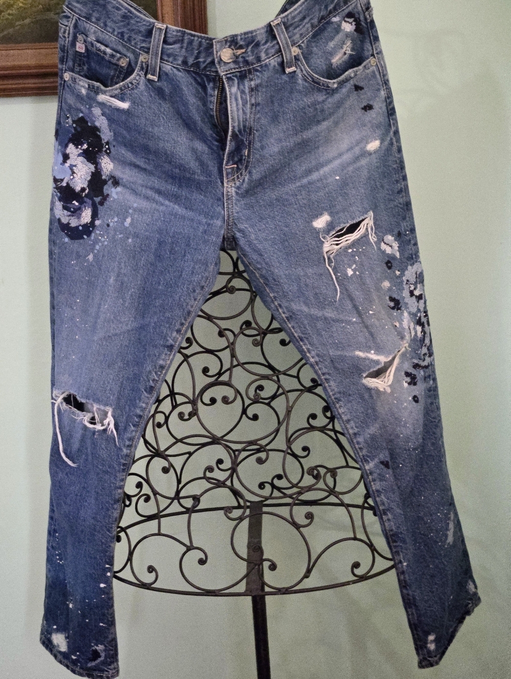 AG Adriano Goldschmied Slim Distressed Exboyfriend 28 Embroidered